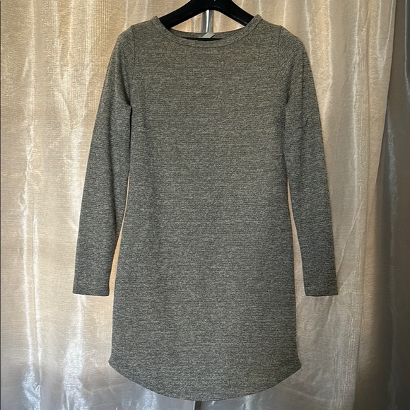 Dresses & Skirts - Gray Long Sleeve Dress